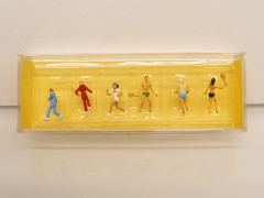 Preiser 9076 N Jogger Federball Set mit 6 Freizeitsportlern alte Ausstattung