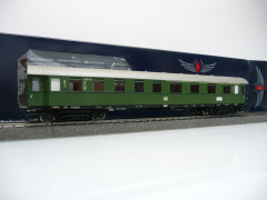 Liliput L384501 H0 Schnellzugwagen 1.Kl./2.Kl. Gr.28 der DB grün