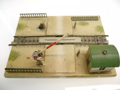 Märklin 457 H0 Blechbahnübergang 60er Jahre Bastlerobjekt