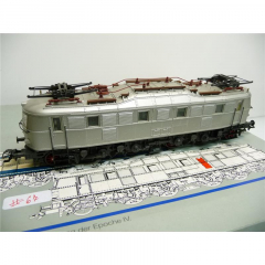 Märklin 3667 B H0 DIGITAL Elektrolokomotive E18 silbermetallic der DB Ep. III MHI SoMo
