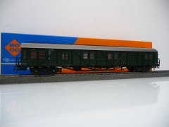 Roco 4277 H0 Behelfspackwagen der DB 113 822 Hmb grün Ep. III