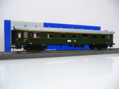 Roco 45645 H0 Personenwagen der DR A4üe Ep. III 1. Klasse 240-003 grün