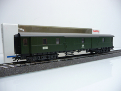 Märklin 4379 H0 Eilzug Gepäckwagen DR 51 50 92-43 629-0 grün wie ladenneu !!